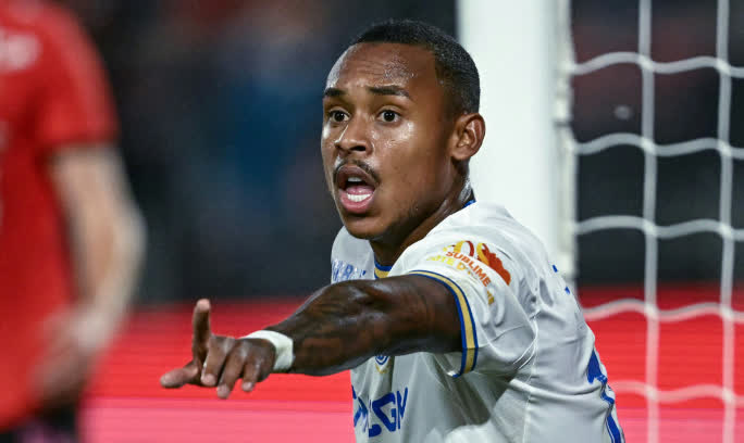 Igor Paixão em campo pelo Olympique de Marselha
